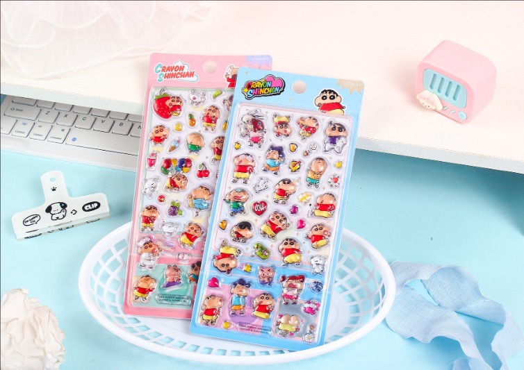 クレヨンしんちゃん  3D立体ステッカー 透明クリスタル風 浮き彫りシール カートゥーンデザイン 子供向け デコレーションシール スマホケース用 防水 耐久 キャラクター装飾