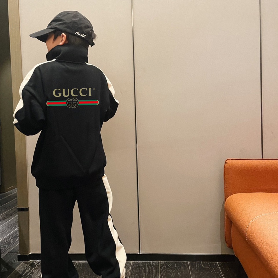 Gucci男女兼用　パーカーセットアップ　上下セット　スウェット＋パンツ　春服