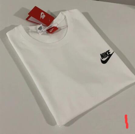 Tシャツ　　レディース　　夏　　ファッション　　Nike