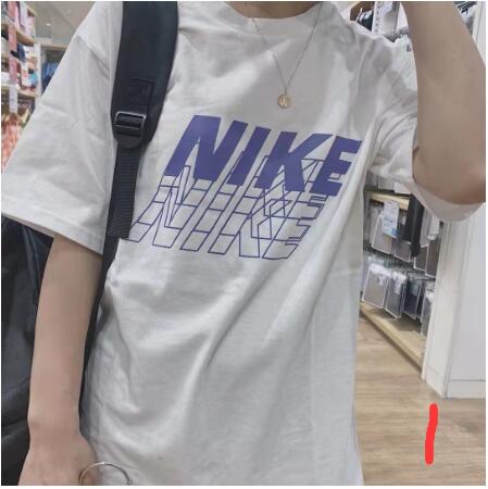 Tシャツ　　レディース　　夏　　ファッション　　Nike
