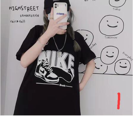 Tシャツ　　レディース　　夏　　ファッション　　Nike