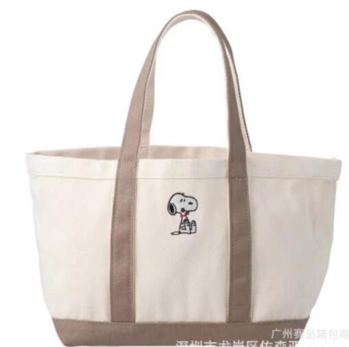 トートバッグ  大容量　スヌーピー　かわいい