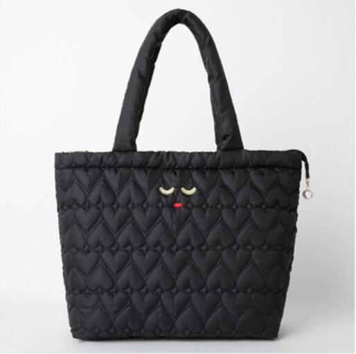 ショルダーバッグ  ハンドバッグ 　大容量　ファッション　便利