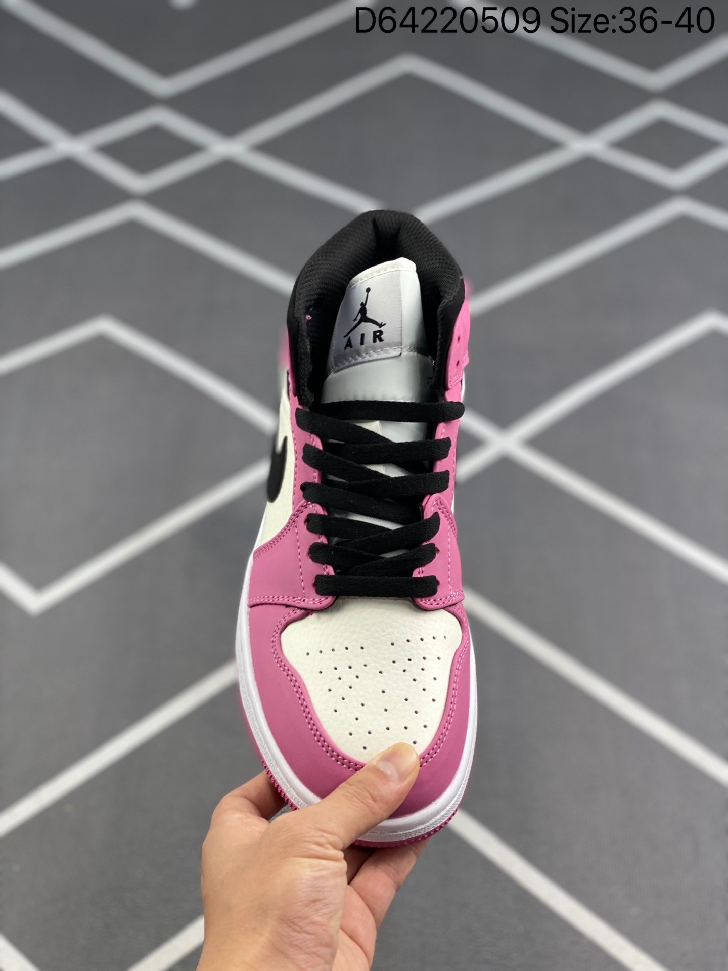 スニーカー Nike Air Jordan 1 　靴　ファッションシューズ 何でも似合う
