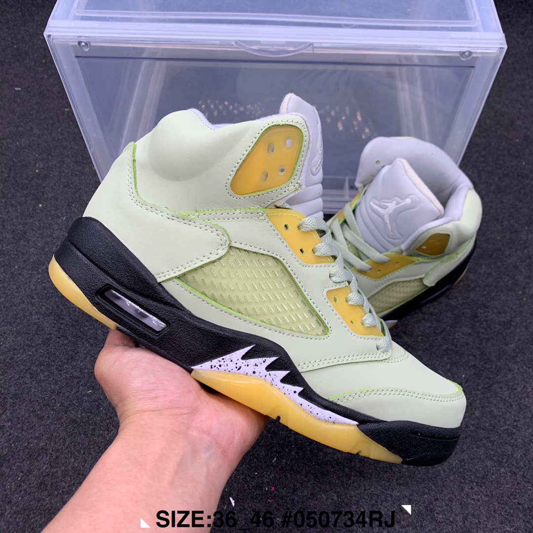 スニーカー   Air Jordan 5  靴　ファッションシューズ   何でも似合う