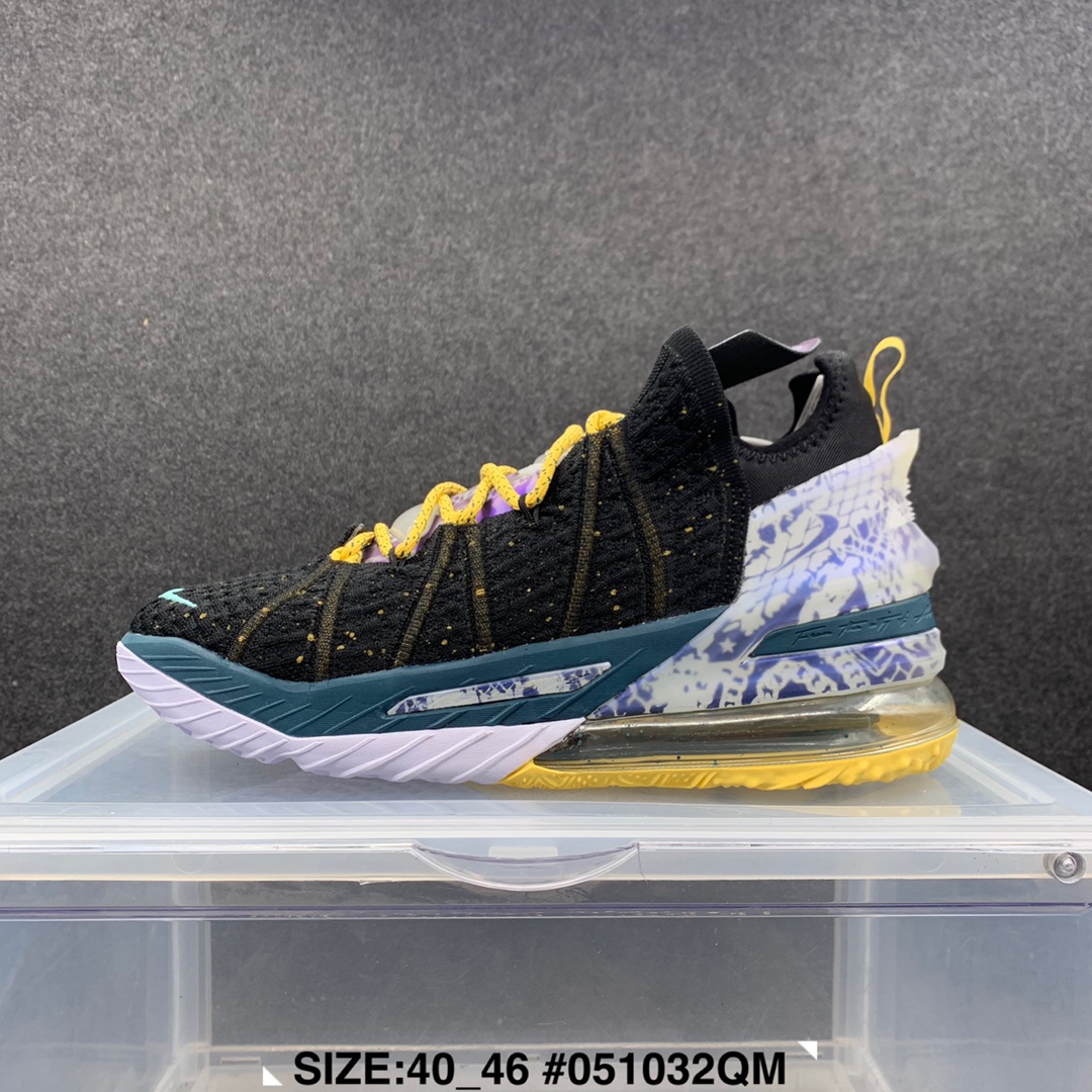 スニーカー   Nike LeBron 18   靴　ファッションシューズ   何でも似合う