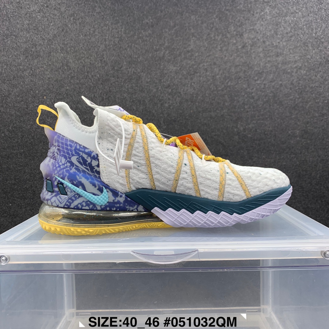 スニーカー   Nike LeBron 18   靴　ファッションシューズ   何でも似合う