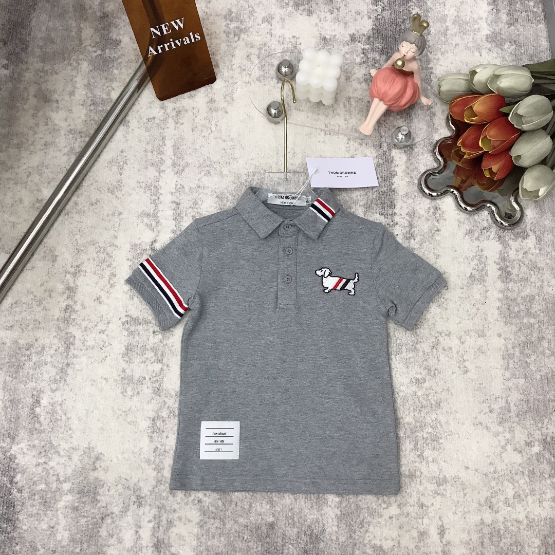 THOM BROWNE NEW YORK  2022年夏 子供服　半袖　ブランド　Tシャツ　165517