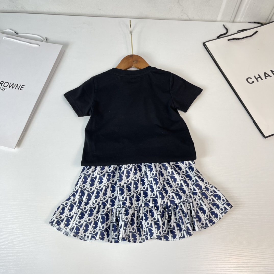 Dior 【ディオール】子供服　セットアップ　Tシャツ＋スカート　ガール　90-140cm