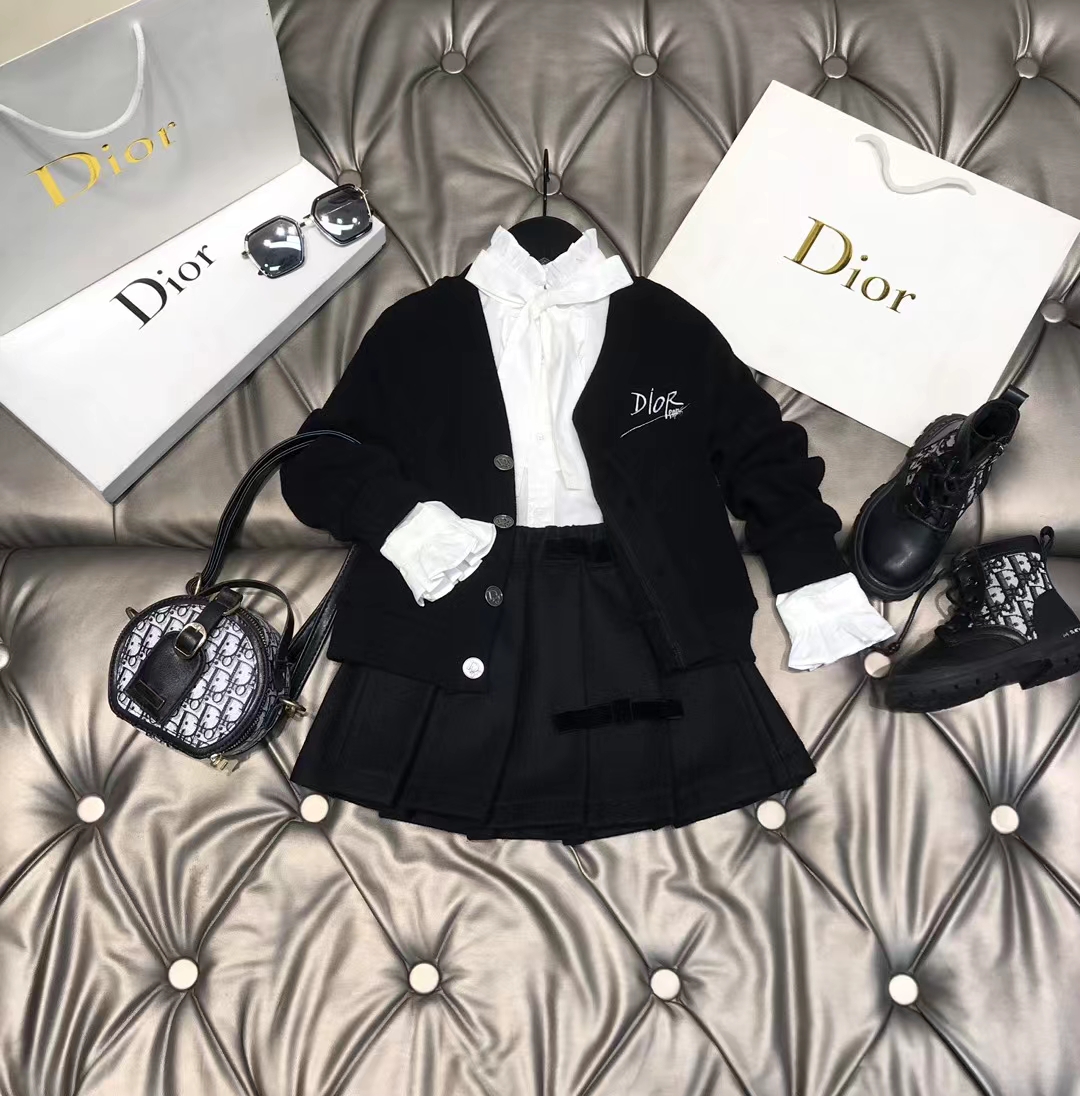 Dior 【ディオール】子供服 秋　セットアップ　ガール　オーバーコート+スカート＋シャツ　110-150cm