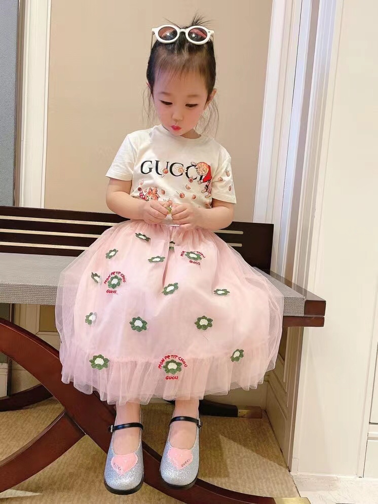 GUCCI 【グッチ】 子供服 　夏　　セットアップ　Tシャツ＋スカート　　90-160cm