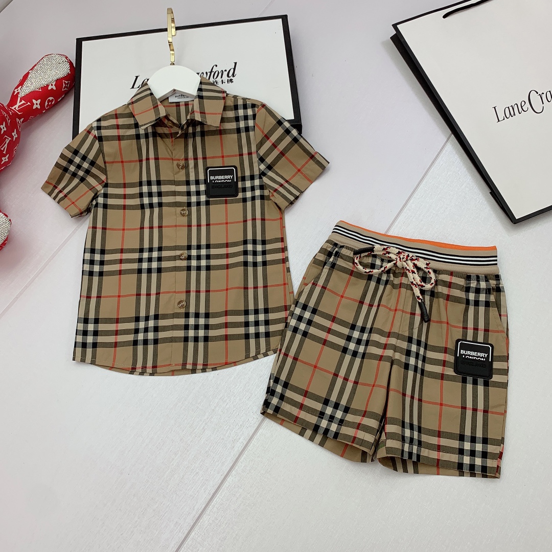 BURBERRY 【バーバリー】子供服　セットアップ　100-150cm