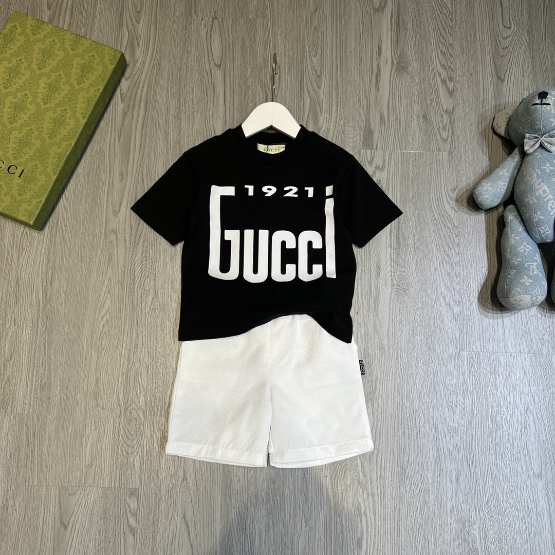 GUCCI【グッチ】子供服 　セットアップ　Ｔシャツ＋ショーパン 100綿% 　110-150cm