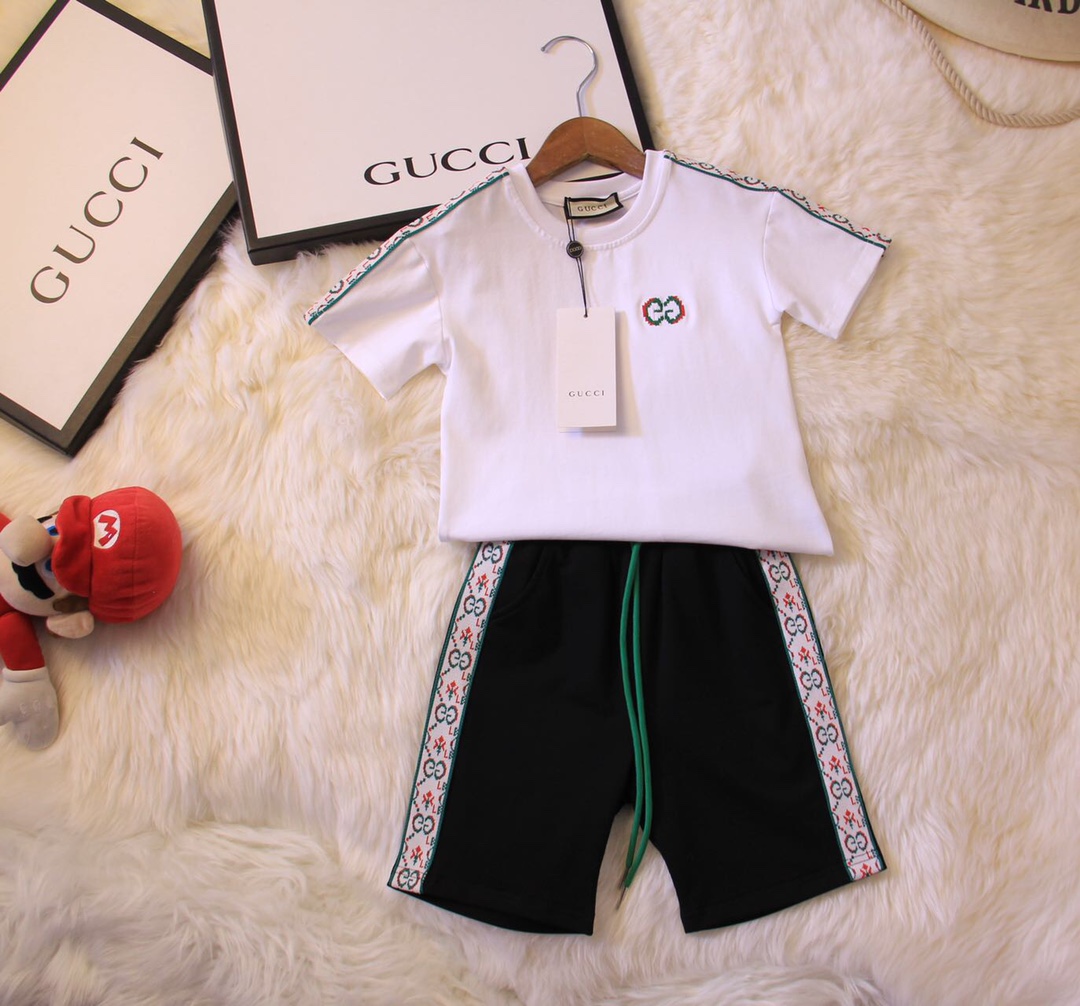 GUCCI【グッチ】子供服   夏   セットアップ　トップス+ボトム   100%綿   100-150cm