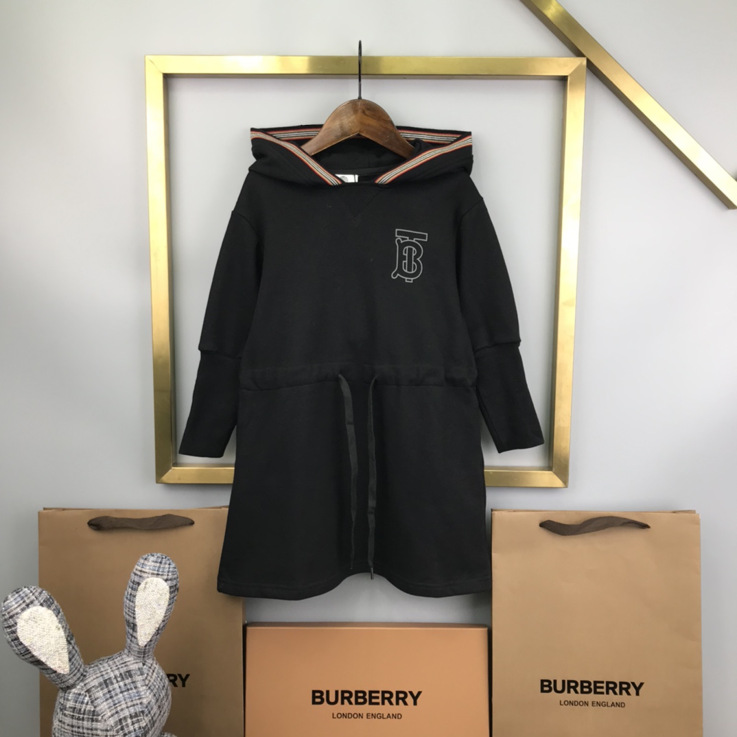 BURBERRY【バーバリー】子供服　秋　ワンピース　帽子付き　100-160cm