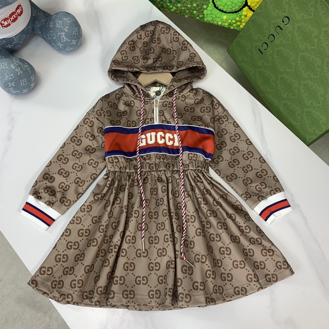 GUCCI【グッチ】子供服  秋  ワンピース　帽子付き　110-160cm