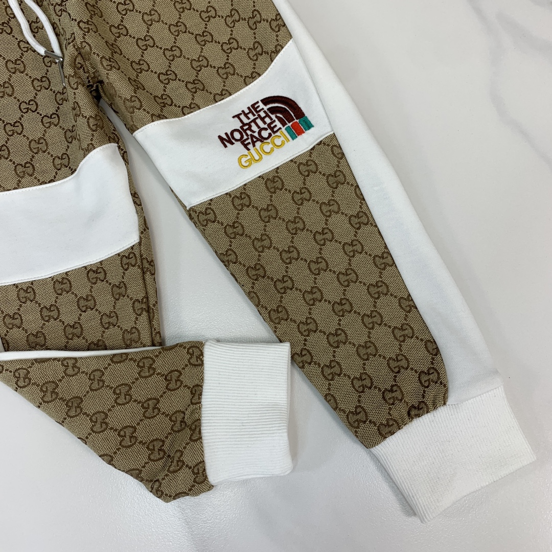 GUCCI【グッチ】子供服 秋　セットアップ　トップス+ボトム　110-160cm