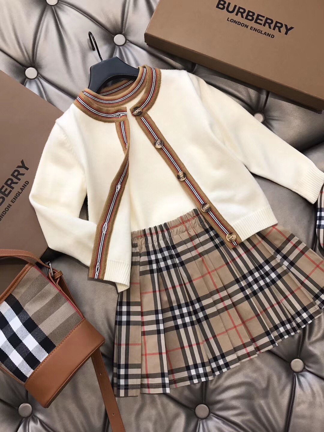 BURBERRY【バーバリー】子供服 　春秋　セットアップ　 90-160cm