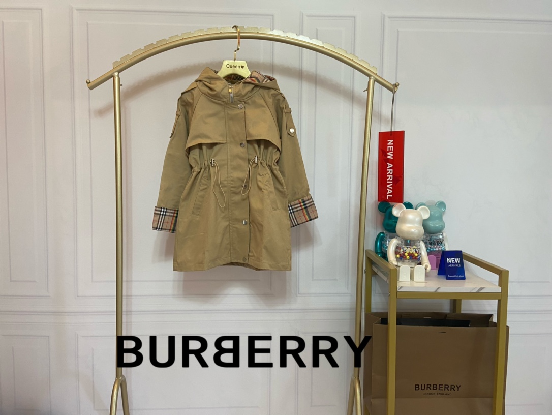 BURBERRY【バーバリー】 子供服  スプリングコート　秋冬　120-160cm