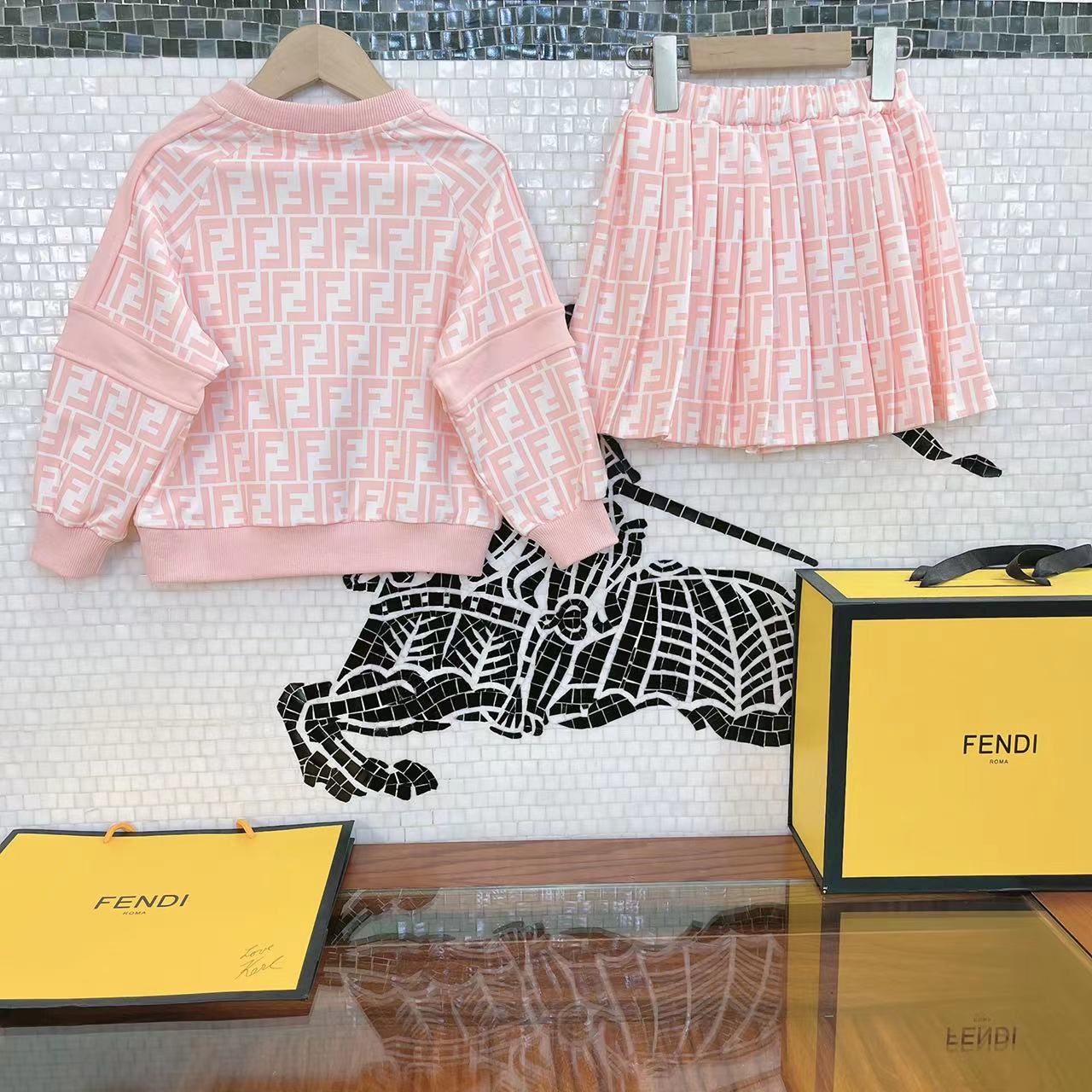 FENDI フェンディ ピンク セットアップ-