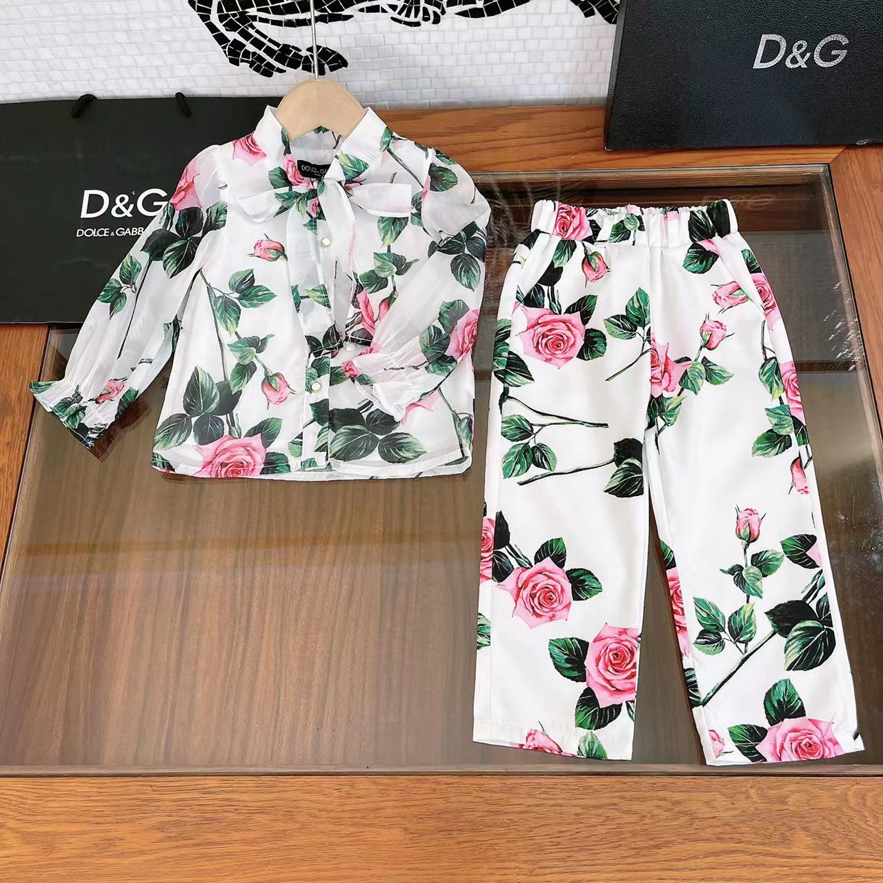 ドルチェ＆ガッバーナ  DOLCE＆GABBANA 　 子供服　セットアップ　長袖+パンツ　100－150cm