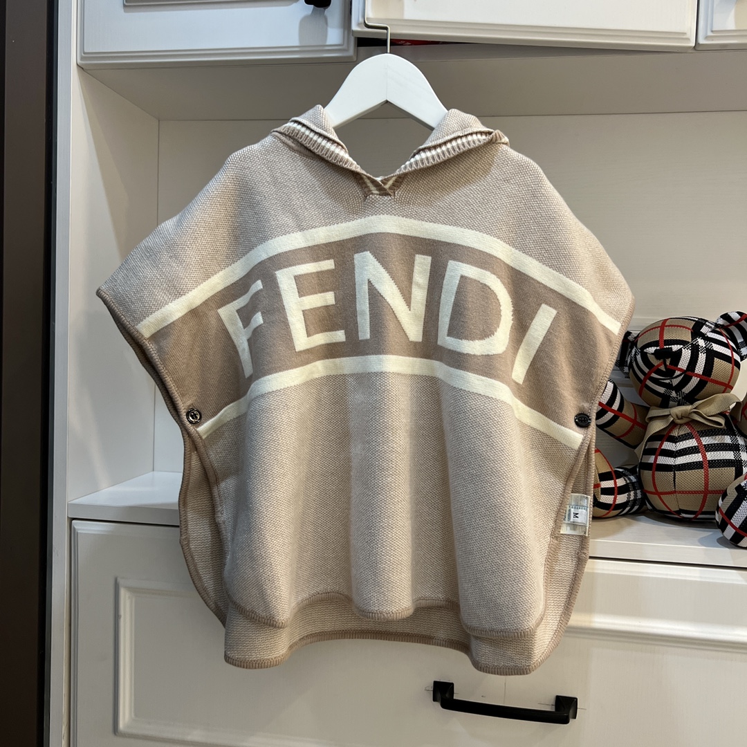 FENDI【フェンディ】 子供服   　ケープ  　春秋　100-160cm