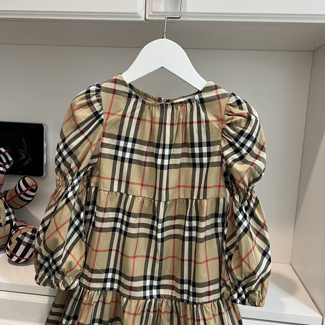 BURBERRY【バーバリー】　子供服 ワンピース　春秋　100-160 cm