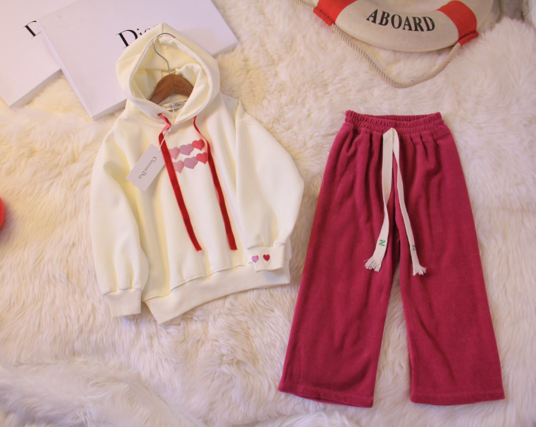Dior 【ディオール】子供服　フーディー+パンツ　セット　春秋　110-150cm
